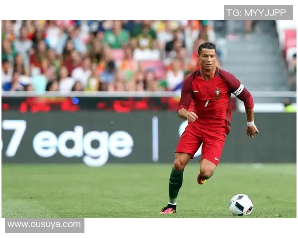 球星足球开场动作用心演绎激情与力量的完美碰撞