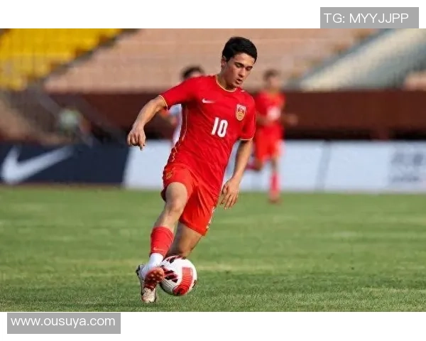 足球巨星风采尽显男人魅力 揭秘顶级球员背后的奋斗与荣耀